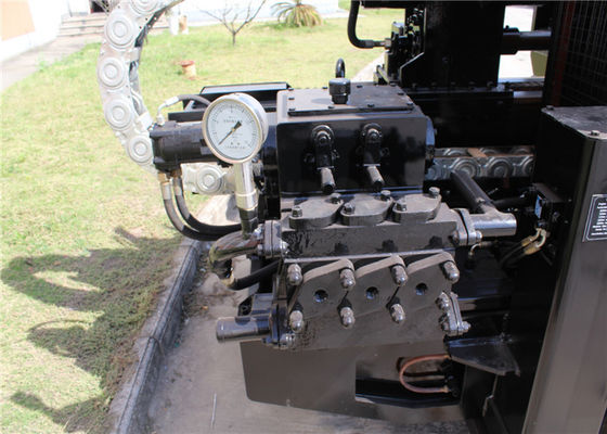 Trenchless Horizontal directional HDD machine underground pipe laying under DL220